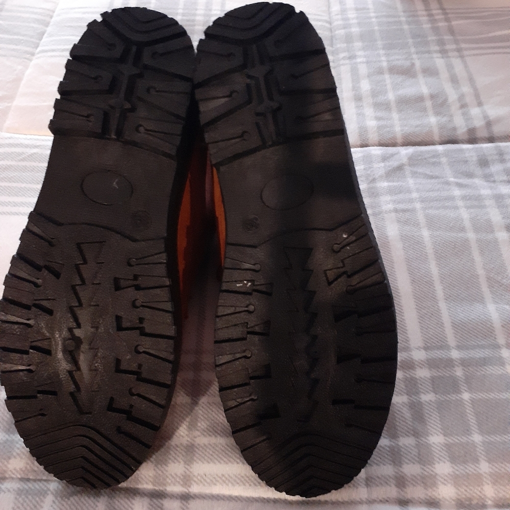 Boots - Picture 5 of 5